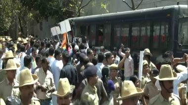 India News | Karnataka: Congress Protests Against BJP Minister Ashwathnarayan's 'finish off Siddaramaiah' Remark