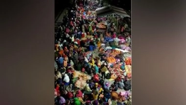 India News | MP: Kubereshwar Dham Devotees Spend Night at Railway Platforms, Petrol Pumps; Video Goes Viral