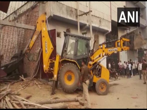 India News | Under-construction Building Collapses in UP's Ghaziabad, Several Labourers Feared Trapped - Vimarsana News