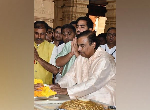 Business News | Industrialist Mukesh Ambani and Son Akash Ambani Visit Somnath on the Occasion of Mahashivratri