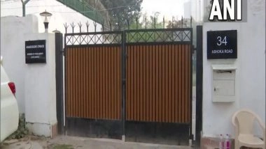 India News | Delhi Police Patrolling Vehicle Stationed Outside Owaisi's Residence After Stone-pelting Incident