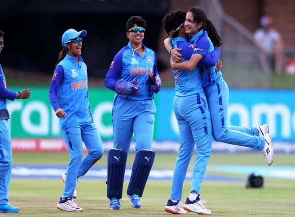 Sports News | Women's T20 World Cup: India Enter Semi-finals, Beat Ireland by 5-run in Rain-affected Clash