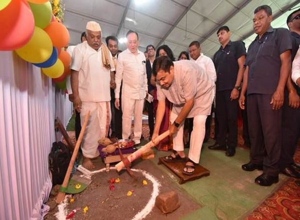 India News | Maharashtra: Gadkari Lays Foundation Stone of World's Largest Divyang Park in Nagpur