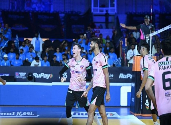 Sports News | PVL: High-Stakes Clash Between Hyderabad Blackhawks, Bengaluru Torpedoes to Close out Hyderabad Leg