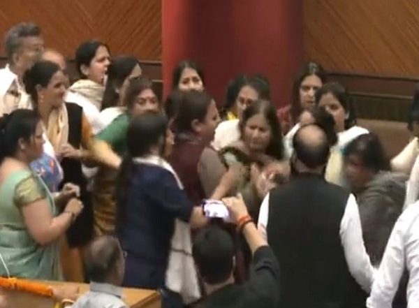 India News | Clash at MCD House: AAP, BJP Councillors Throw Boxes, Exchange Blows