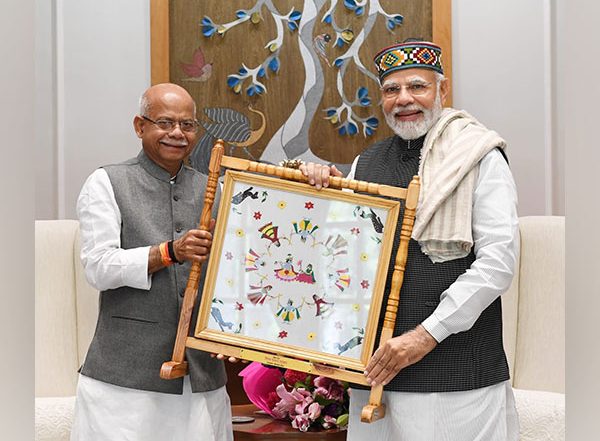 India News | Himachal Pradesh Governor Shiv Pratap Shukla Calls on PM Modi