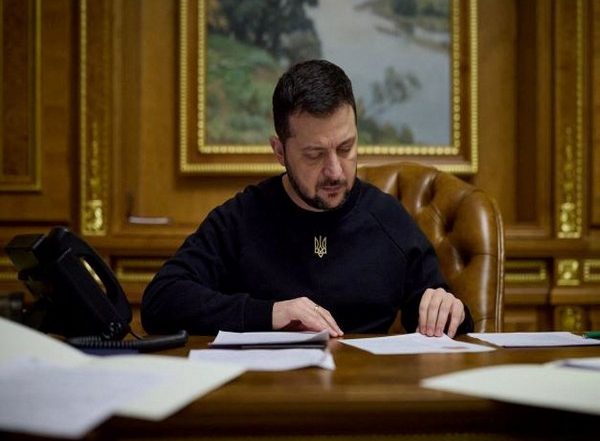 World News | Zelenskyy Fires Ukraine's Commander of Joint Forces