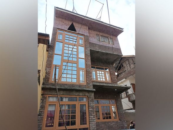 India News | J-K: Special Investigation Unit Attaches Four Houses for Providing Shelter to Terrorists - Vimarsana News