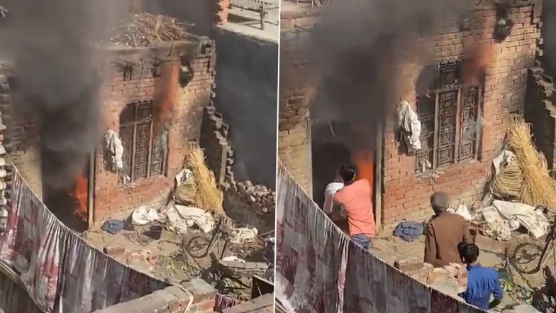 Uttar Pradesh Shocker: Man Sets House Ablaze After Father Refuses Money for Liquor in Meerut (Watch Video)