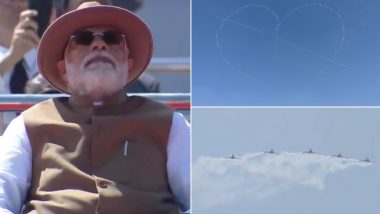 Aero India 2023: Surya Kiran Aircraft Draw an Arrow Through the Heart in Sky, PM Narendra Modi Applauds (Watch Video)