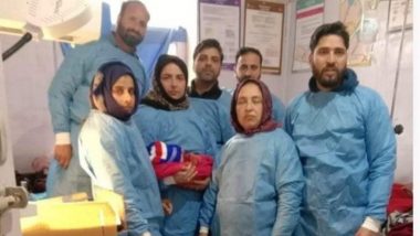 Jammu and Kashmir: Doctors Assist in Childbirth Over WhatsApp Call in Snow-Covered Keran