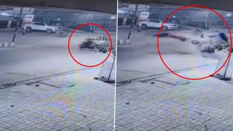 Viral Video: Speeding Bike and Scooty Collide in Lucknow, Deadly Accident Caught on CCTV Camera; One Dead