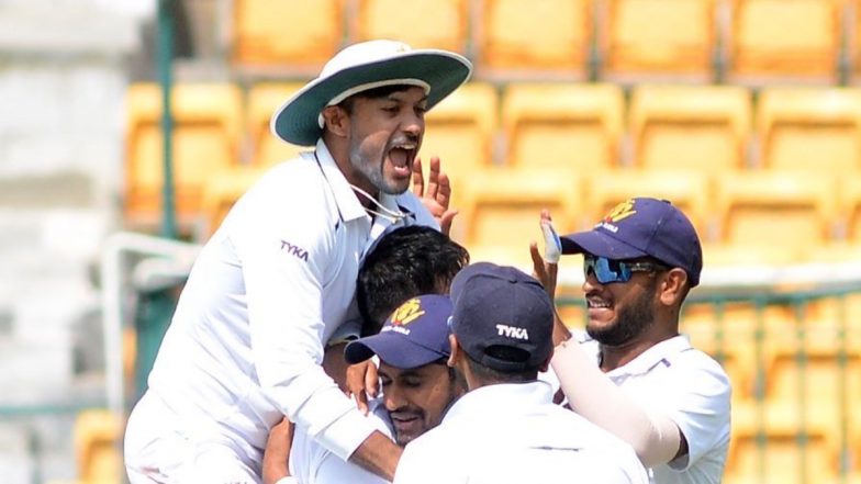 Karnataka vs Saurashtra Live Cricket Streaming of Ranji Trophy 2022-23 Semifinal on Disney+ Hotstar and Star Sports: Check Live Cricket Score, Watch Free Telecast of KAR vs SAU on TV and Online