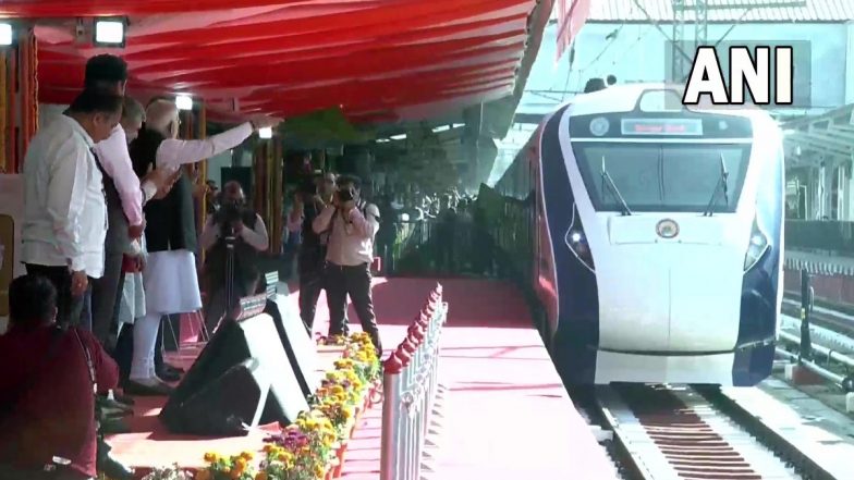 Vande Bharat Express: PM Narendra Modi Flags Off Mumbai-Sainagar Shirdi Train in Mumbai (See Pics and Video)