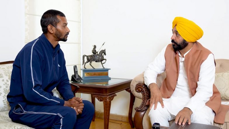 Paramjeet Kumar, Former State-Level Punjab Hockey Player Currently Working As 'Palledar', Assured Government Job by CM Bhagwant Mann