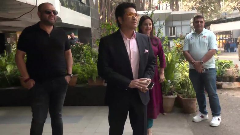 Sachin Tendulkar Reacts on MCA's Decision to Erect His Life-Like Statue Inside Wankhede Stadium (Watch Video)