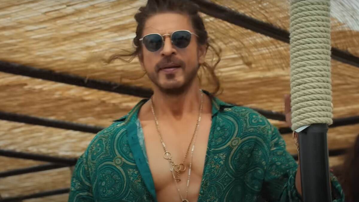 Shah Rukh Khan Hot Thirst Traps Are Abs Olutely Fire These Srk Stills