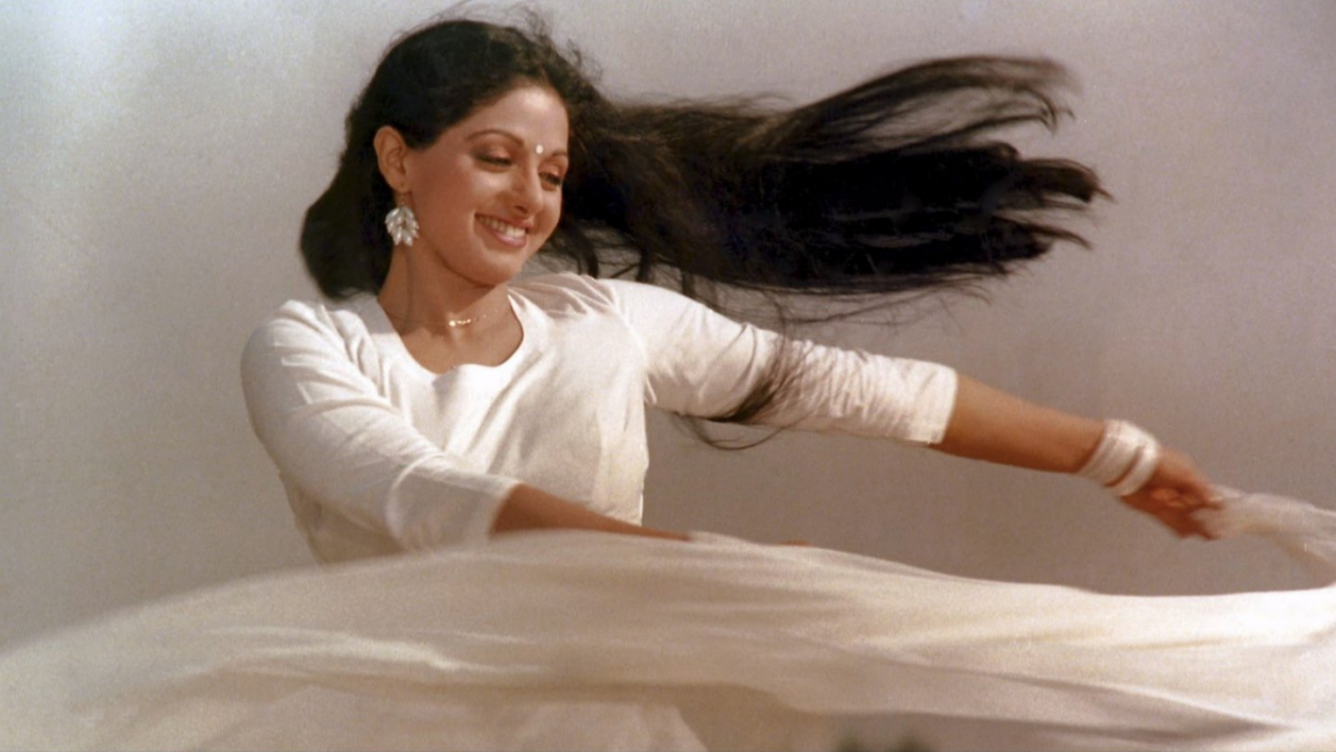 Sridevi Xxx Porn - Sridevi Death Anniversary: From Sadma to English Vinglish, Here's Looking  at the Unforgettable Performances of the Iconic Actress | LatestLY