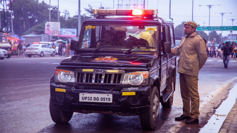 UP Police Find Missing Bag of Elderly Woman on Pilgrimage in Bahraich, Earn Her Praise (Watch Video)