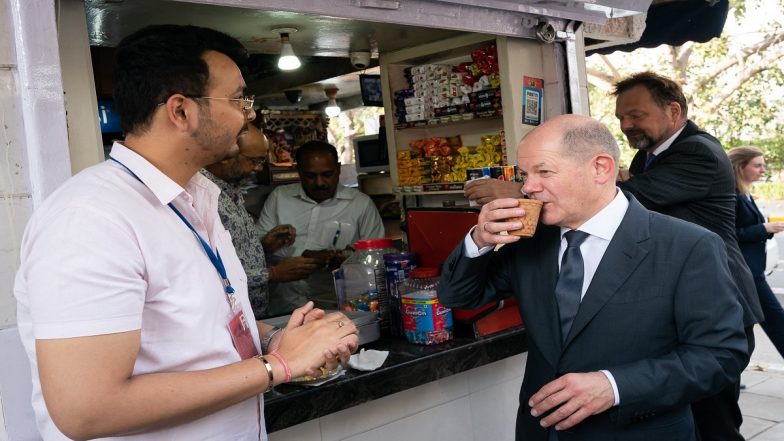 German Chancellor Olaf Scholz Enjoys Cup of Chai at Tea Shop in Delhi's Chanakyapuri, Pics Go Viral