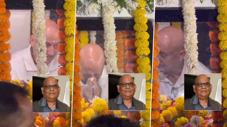 Satish Kaushik Funeral: Anupam Kher Breaks Down in Tears After Seeing His Dear Friend's Mortal Remains (Watch Video)