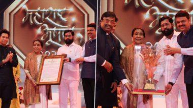 Devendra Fadnavis Presents Asha Bhosle with Maharashtra Bhushan 2021 Award (View Pics)