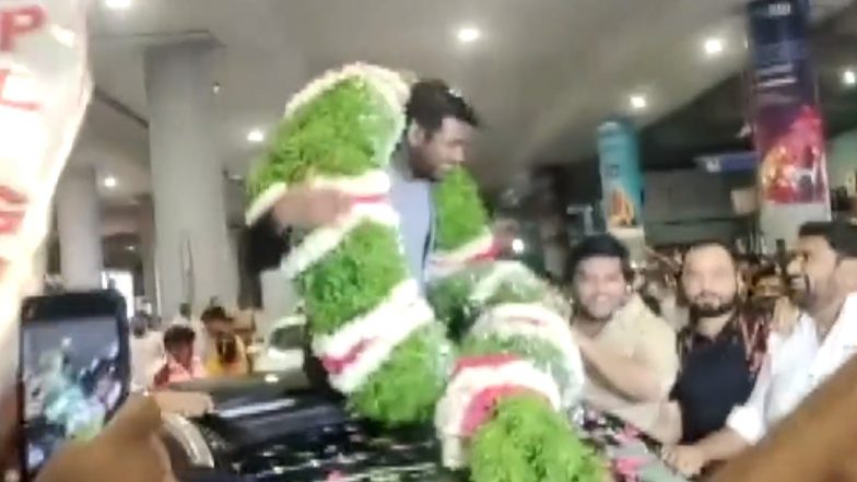 RRR's 'Naatu Naatu' Singer Rahul Sipligunj Gets a Grand Welcome at Hyderabad Airport Post Oscar Win (Watch Video)