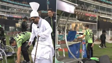 Lahore Qalandars Follow Japan Football Team, Clean up Gaddafi Stadium After PSL 2023 Match Against Quetta Gladiators (Watch Video)