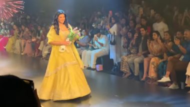 Lakme Fashion Week: Sushmita Sen Channels Her Inner Miss Universe As She Walks for Designer Anushree Reddy (Watch Video)