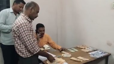 Maharashtra: Man Held for Printing Fake Notes in Jalgaon, Was Selling Currency Notes Worth Rs 1.5 lakh for Rs 50,000 (Watch Video)