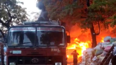 Hyderabad Fire: Massive Blaze Erupts At Plastic Godown in Kalapathar, No Casualties Reported (Watch Video)