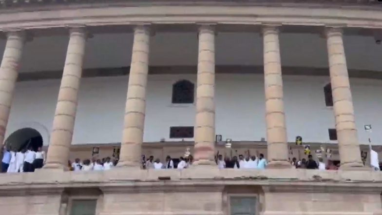 Adani Row: Opposition Protest on First Floor of Parliament, Unfurls Huge ‘We Want JPC’ Banner (Watch Video)