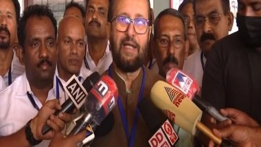 India News | BJP's Prakash Javadekar Refuses to Respond to LPG Price Hike, Attacks Kerala Govt for Increasing Petrol, Diesel Price