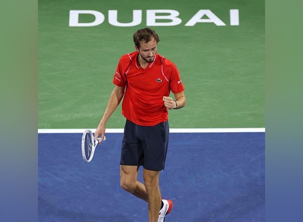 Sports News | Daniil Medvedev Ends Novak Djokovic's Unbeaten Run in Dubai, Sets Andrey Rublev Clash in Final