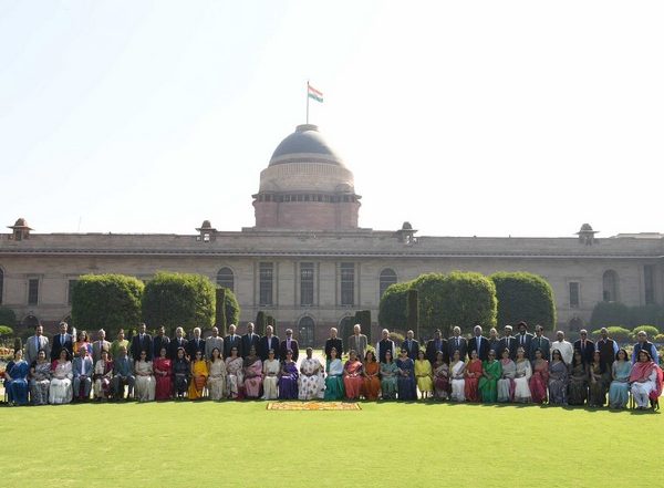 India News | Chief Justice of Delhi, High Court Judges Visit Rashtrapati Bhavan's Amrit Udyan on President's Invitation