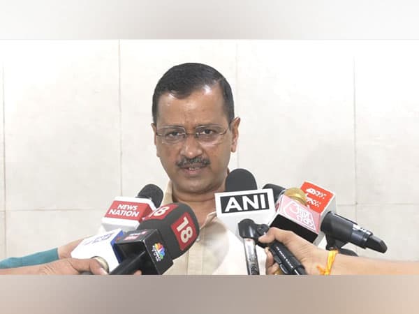 India News | Kejriwal Extends Support to Kapil Sibal's Newly Launched Platform 'Insaaf Ke Sipahi', Appeals to People to Join | LatestLY India News | Kejriwal Extends Support to Kapil Sibal's Newly Launched Platform 'Insaaf Ke Sipahi', Appeals to People to Join | LatestLY