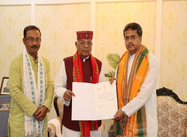 India News | Tripura: Manik Saha Meets Governor, Stakes Claim to Form Govt