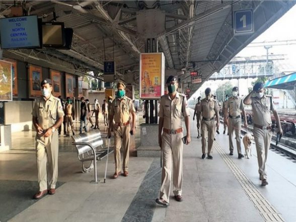 India News | Security at Lucknow's Charbagh Railway Station Beefed Up Ahead of Holi - Vimarsana News