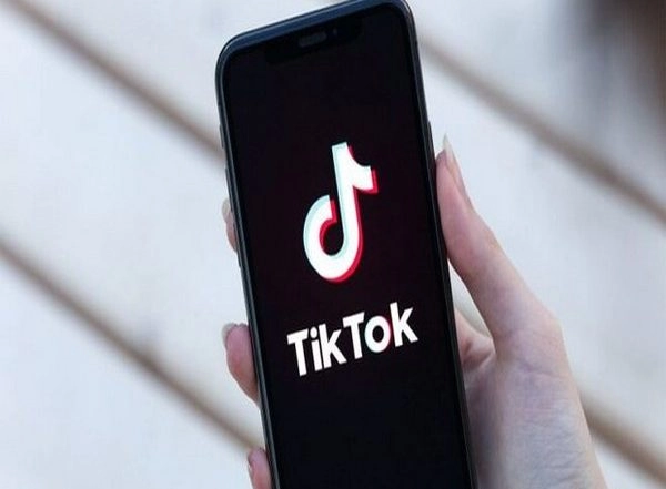 World News | White House Applauds US Senators for Introducing Bill Targeting TikTok, Other Foreign Technologies