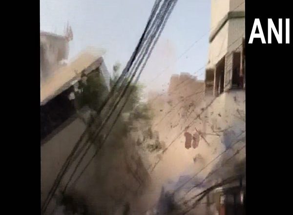 Delhi: Building Collapses in Bhajanpura Area, Rescue Operation Underway (Watch Video)