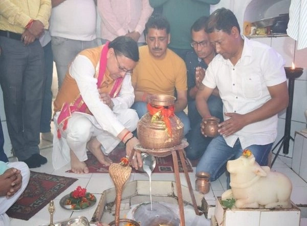 India News | Uttarakhand: CM Dhami Offers Prayers at Vankhandi Mahadev Temple