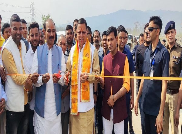 India News | Uttarakhand CM Inaugurates Hot Air Balloon, Para Motor Adventure Activities in Tanakpur