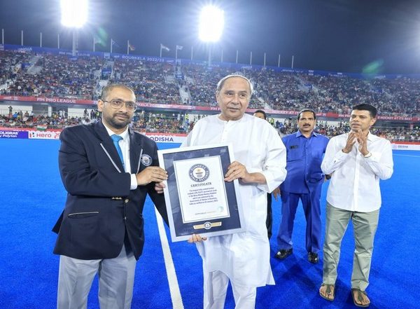 Sports News | Odisha CM Patnaik Receives Certificate from Guinness Book of World Records for Birsa Munda Hockey Stadium
