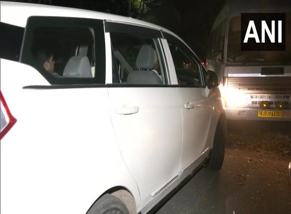 India News | Land-for-jobs Scam: ED Team Leaves Tejashwi Yadav's Residence in Delhi After Questioning