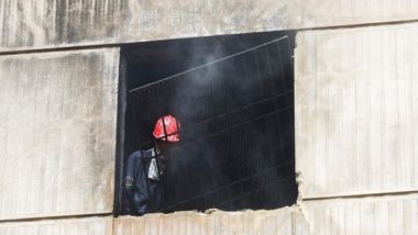 Pakistan Fire: Massive Blaze Engulfs 16-Storey Building in Karachi (Watch Video)