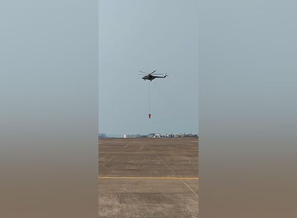 Mhadei Wildlife Sanctuary Fire: Indian Airforce Dispenses Over 25000 Liters of Water to Contain Goa Forest Fire with Mi-17 Helicopters