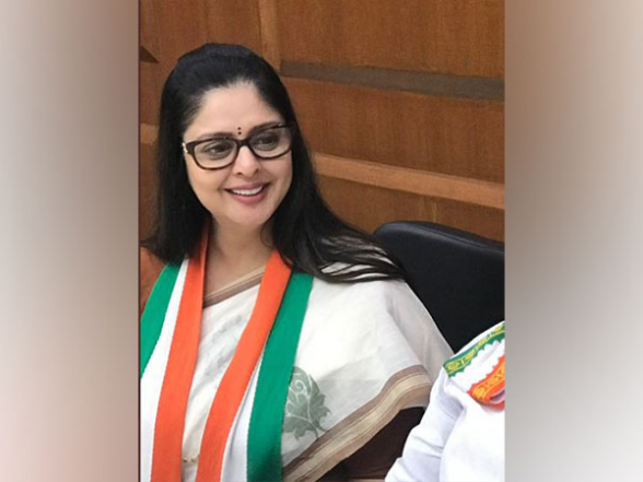 India News | Mumbai: Actor Nagma Morarji Lodges FIR Against Unidentified Persons After Cyber Criminals Dupe Her of Rs 1 Lakh - Vimarsana News