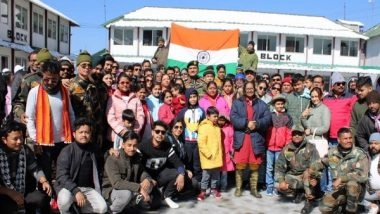 India News | Army Rescues 370 Tourists Stranded Due to Heavy Snowfall in East Sikkim