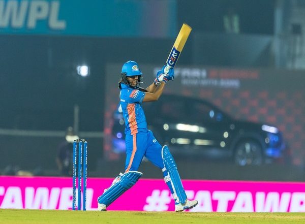 Sports News | WPL: Top Knocks from Harmanpreet, Nat Sciver Help MI Down UP Warriorz by Eight Wickets