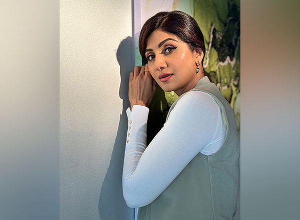 Entertainment News | Shilpa Shetty Enjoys Her 'Sunday Binge' with Kulfi